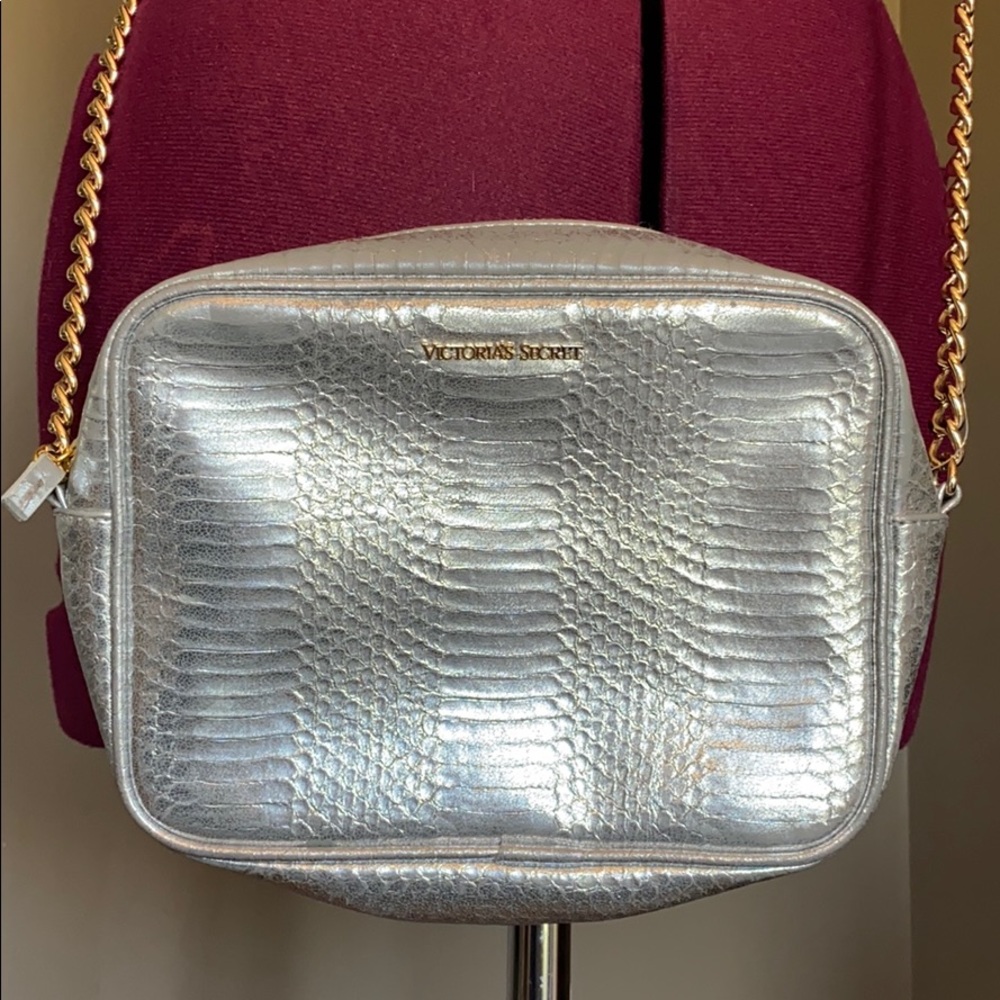Victoria’s Secret Silver Alligator Print Crossbody Purse with Chain Strap